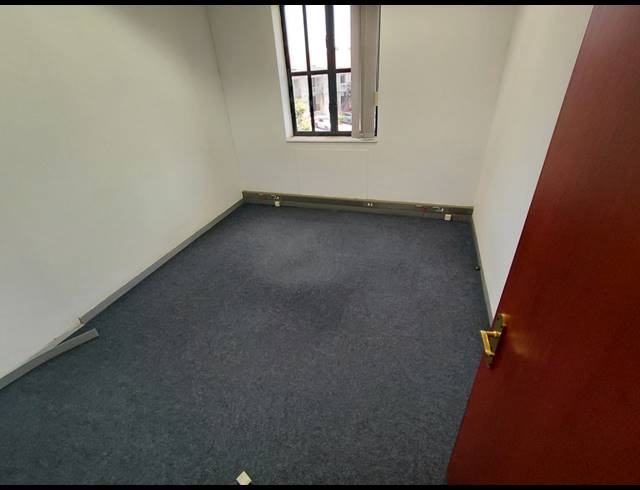 340M² OFFICE TO LET IN BRYANSTON